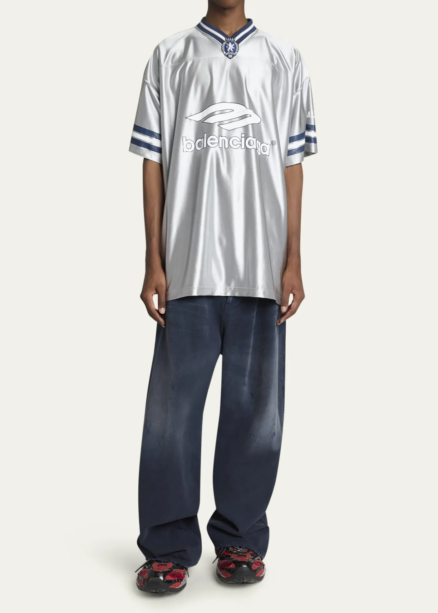 BalenciagaMen's Shiny 3B Football V-Neck T-Shirt