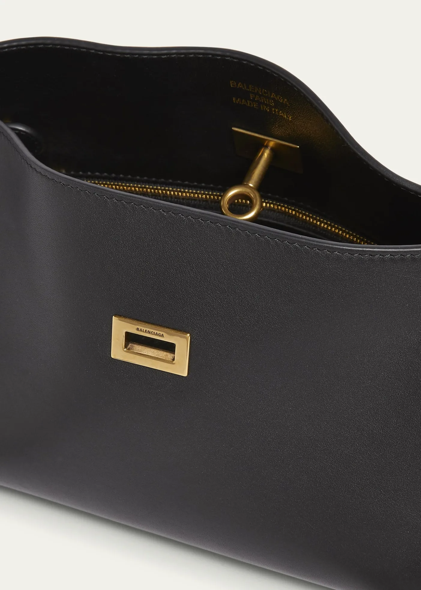 BalenciagaRodeo Sling Pochette Smooth Leather Shoulder Bag