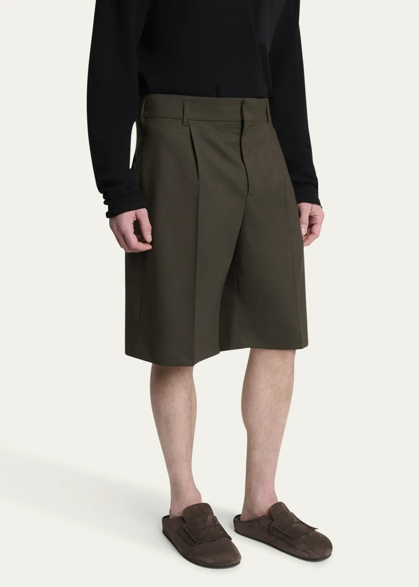 JacquemusMen's Relaxed Single-Pleated Shorts
