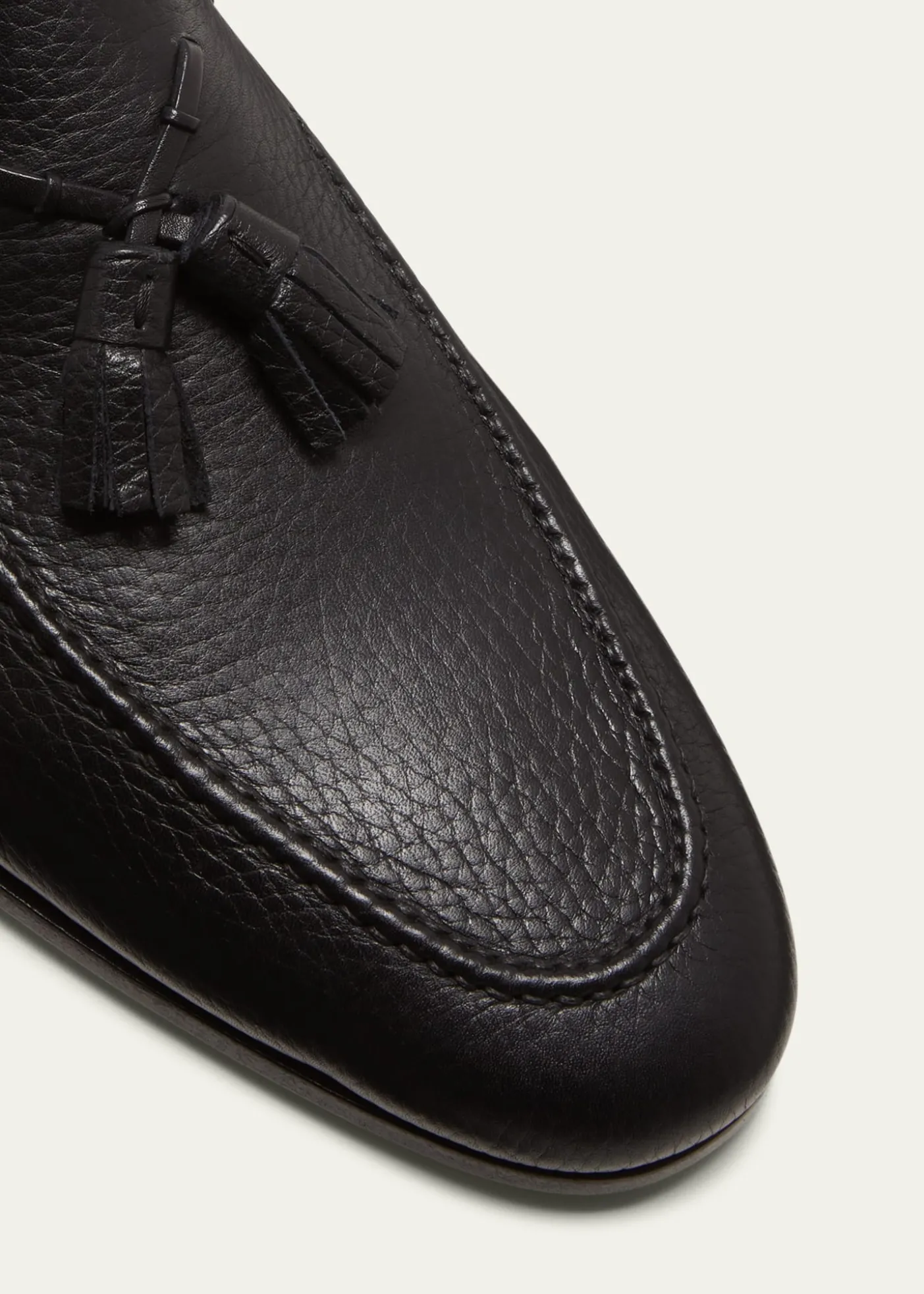 MagnanniMen's Seneca Grained Leather Tassel Loafers