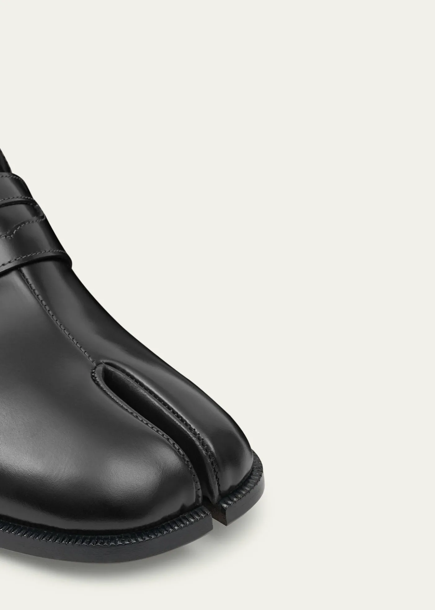 Maison MargielaMen's Tabi Leather Penny Loafers