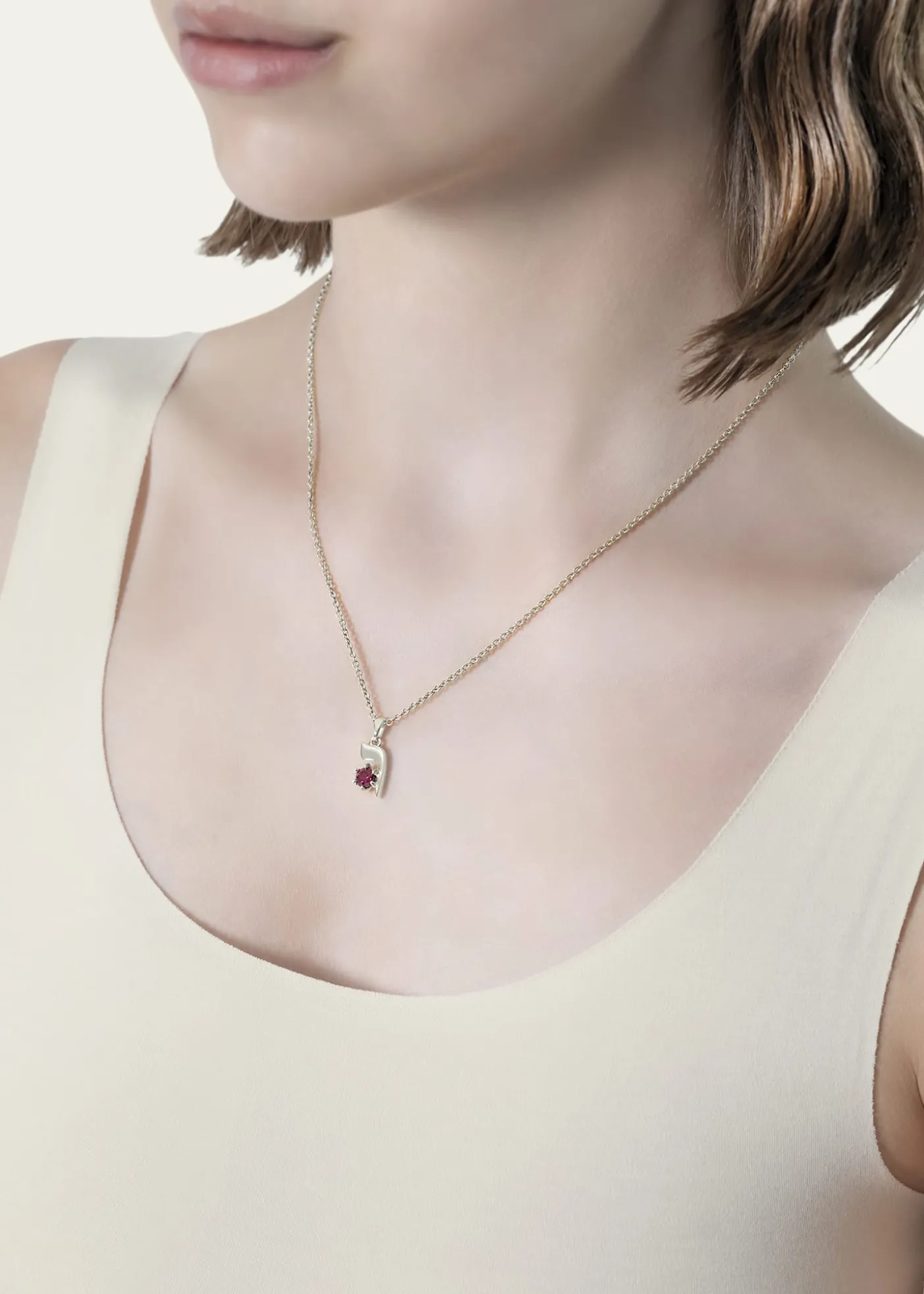Procaccia Jewelry18K Gold Hebrew VAV Initial Necklace