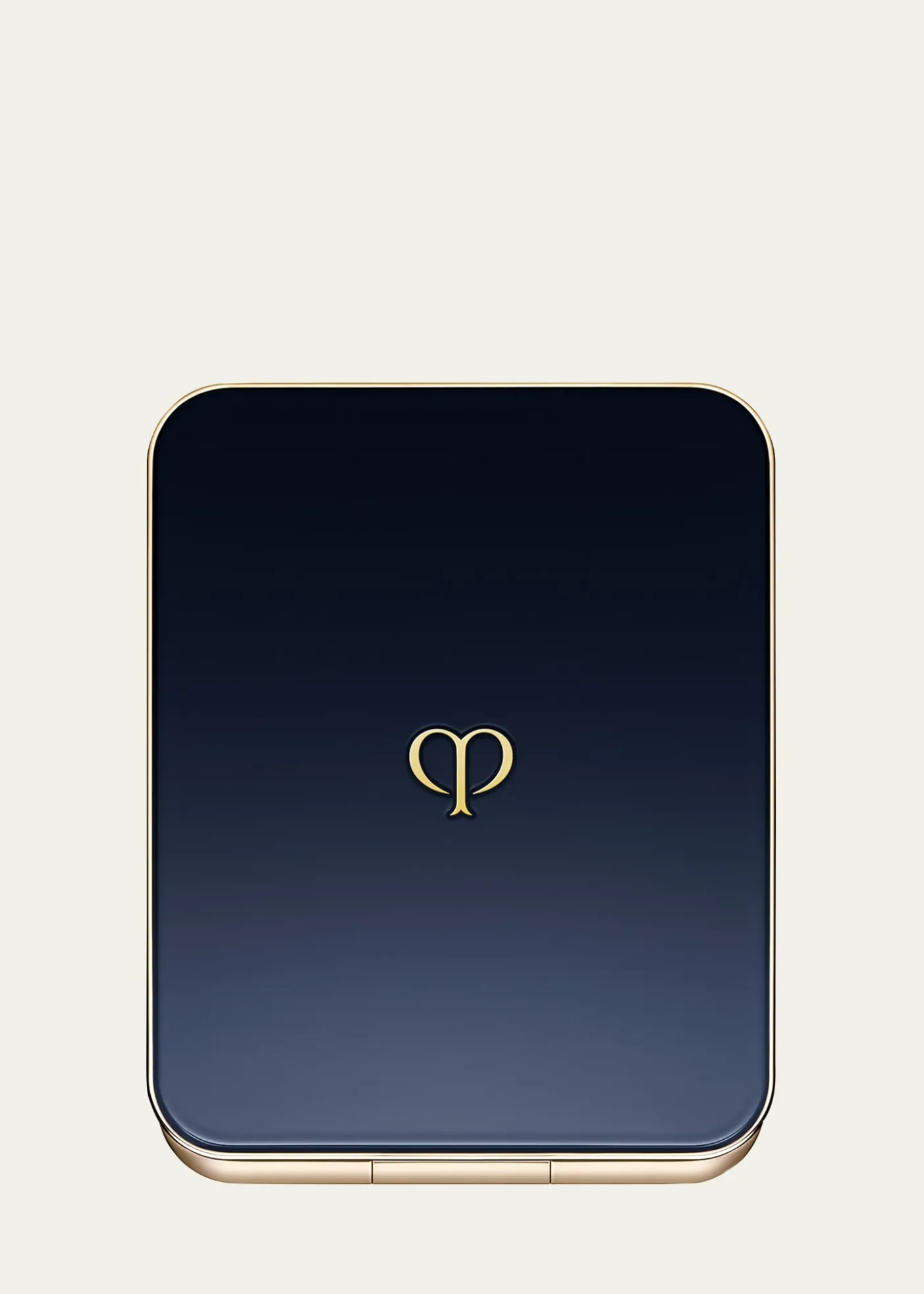THIS ITEM IS NOT AVAILABLE.Cle de Peau BeauteEye Color Quad - Case and Applicators